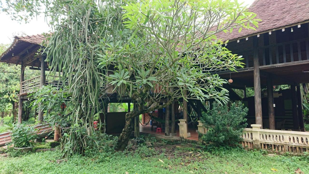 เวือนทู เกสต์เฮาส์ การ์เดน Kon Tum ภายนอก รูปภาพ