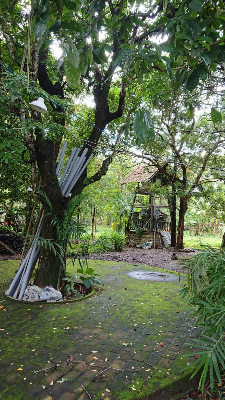 เวือนทู เกสต์เฮาส์ การ์เดน Kon Tum ภายนอก รูปภาพ